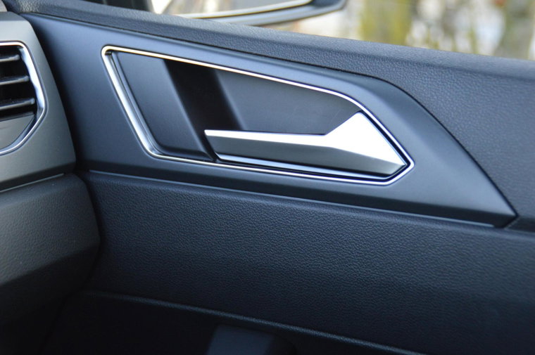 Vehicle Image 32