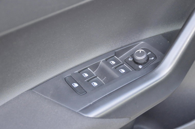 Vehicle Image 48