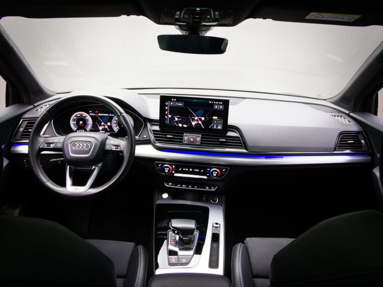 Vehicle Image 6