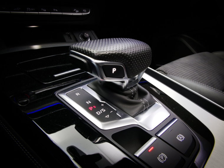 Vehicle Image 52