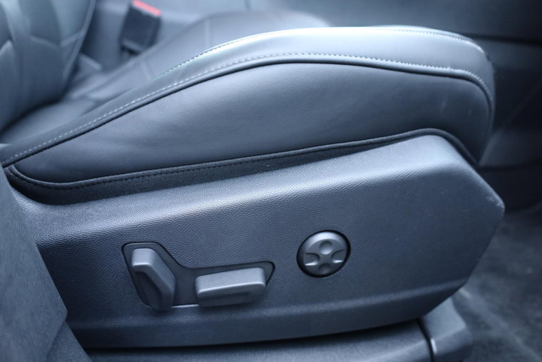 Vehicle Image 30