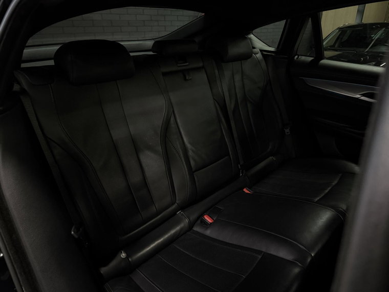 Vehicle Image 27