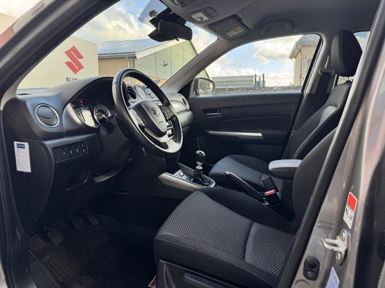 Vehicle Image 12