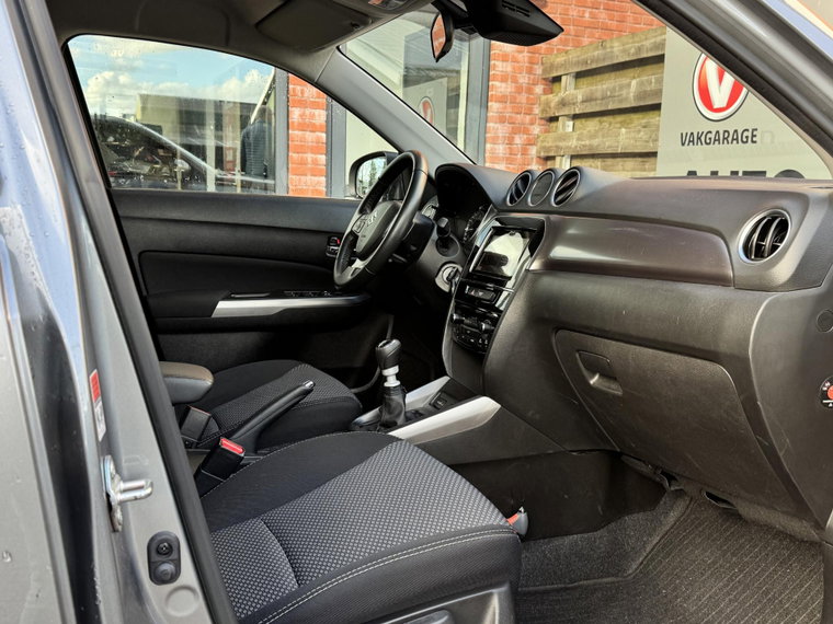 Vehicle Image 16