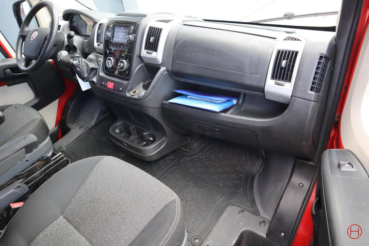 Vehicle Image 26