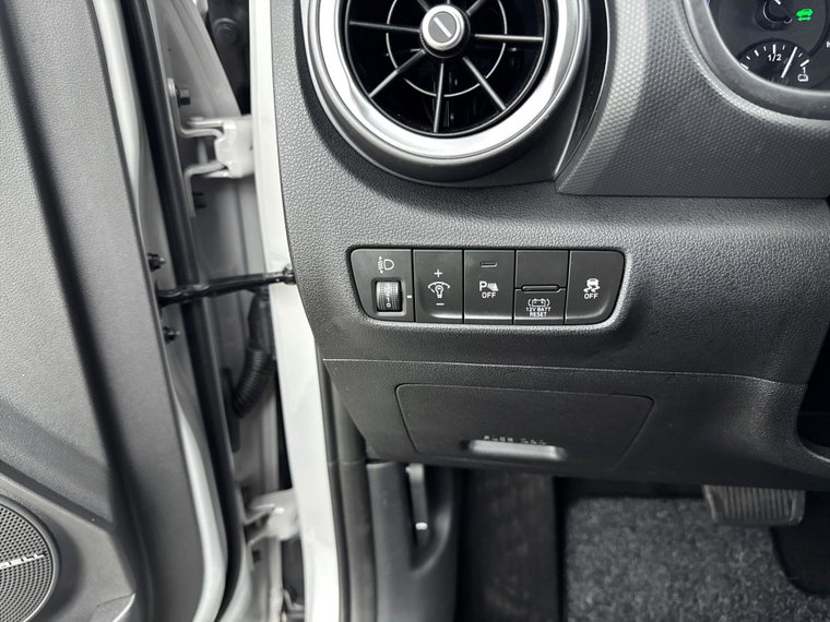 Vehicle Image 41
