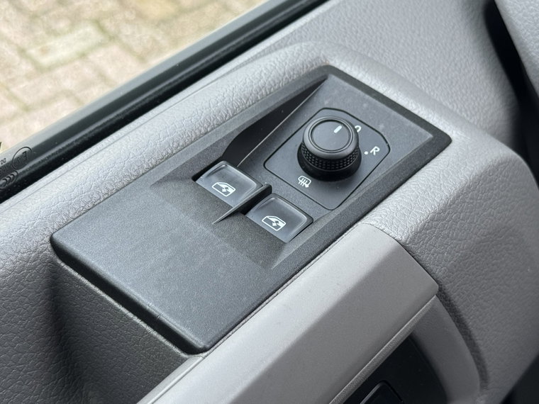 Vehicle Image 29