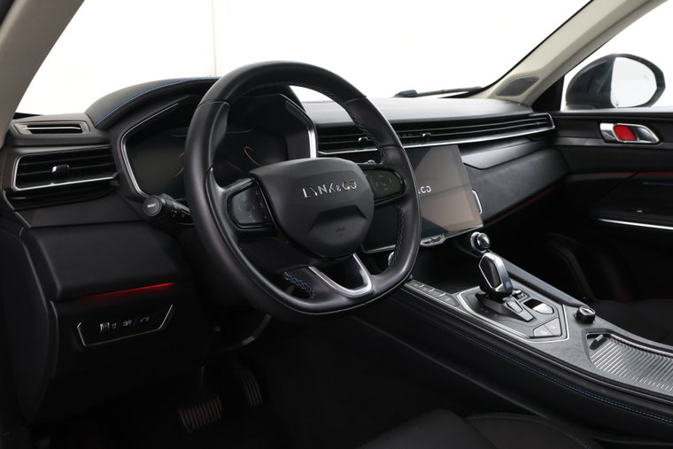 Vehicle Image 14