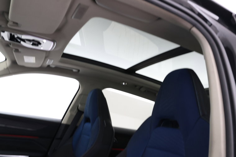 Vehicle Image 40