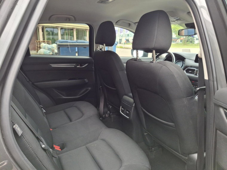 Vehicle Image 16