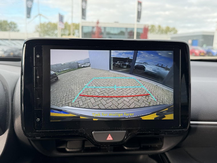 Vehicle Image 21