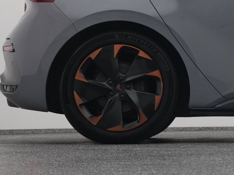 Vehicle Image 42