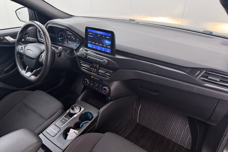 Vehicle Image 16