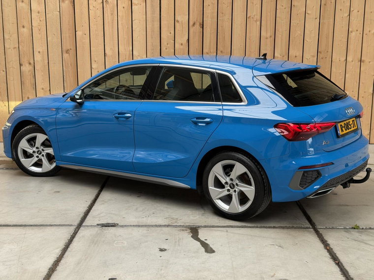 Vehicle Image 38