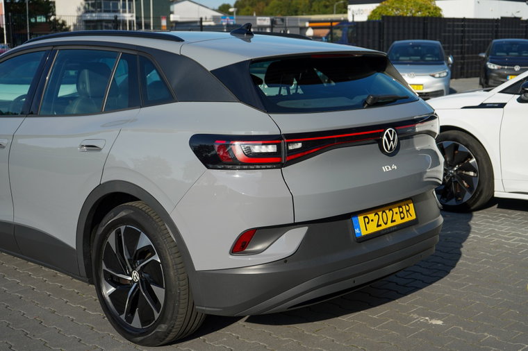 Vehicle Image 18