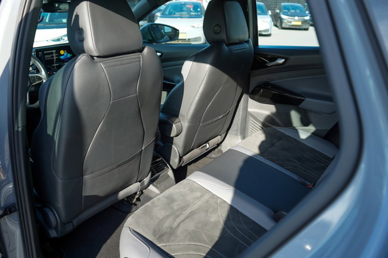 Vehicle Image 36