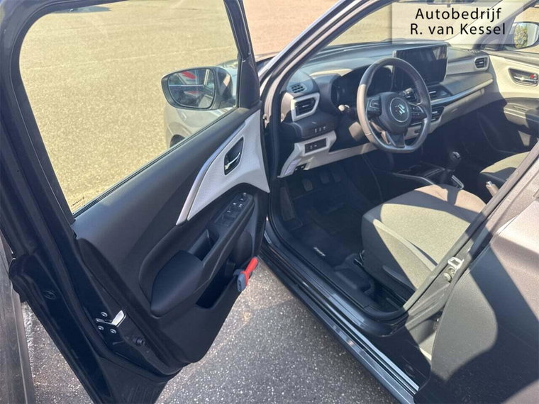 Vehicle Image 12