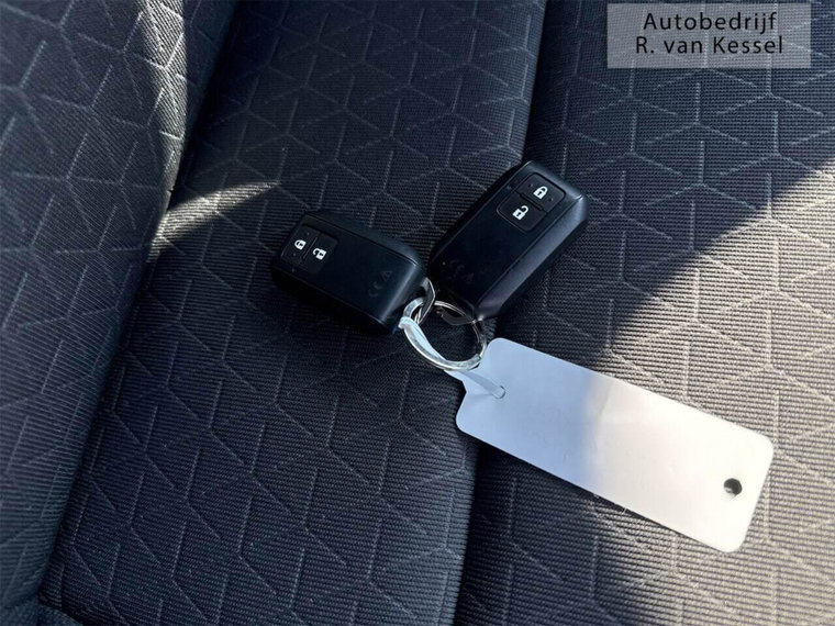 Vehicle Image 23