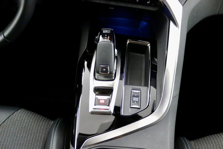 Vehicle Image 24