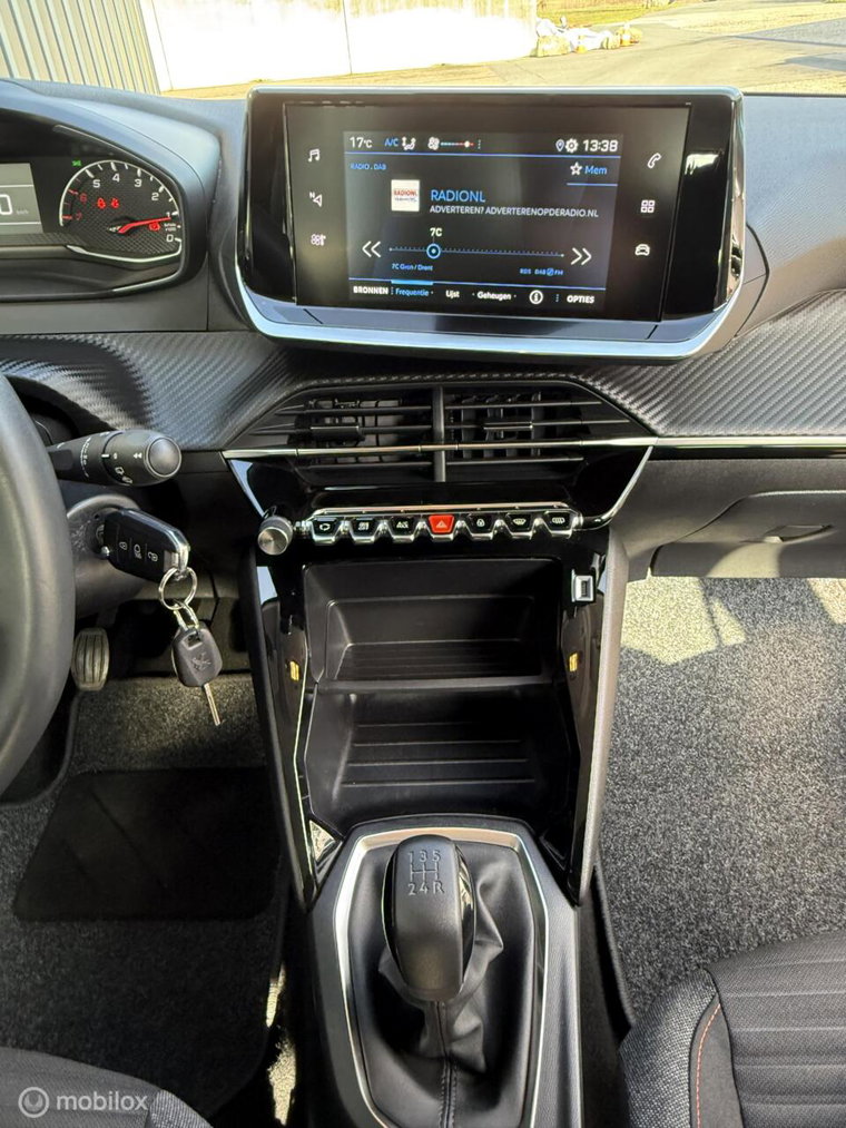 Vehicle Image 17