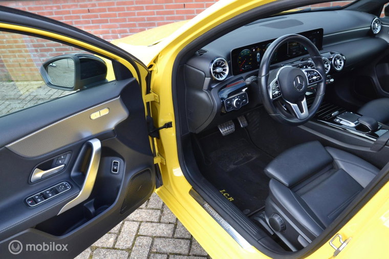 Vehicle Image 38