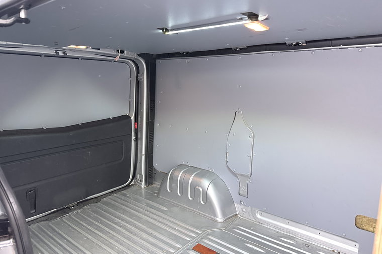 Vehicle Image 12