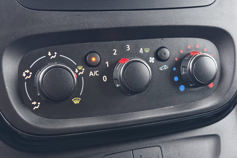 Vehicle Image 25