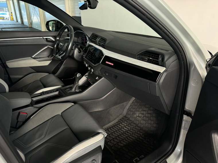Vehicle Image 33