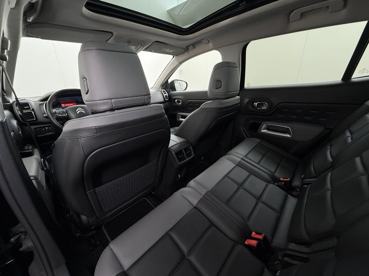 Vehicle Image 37