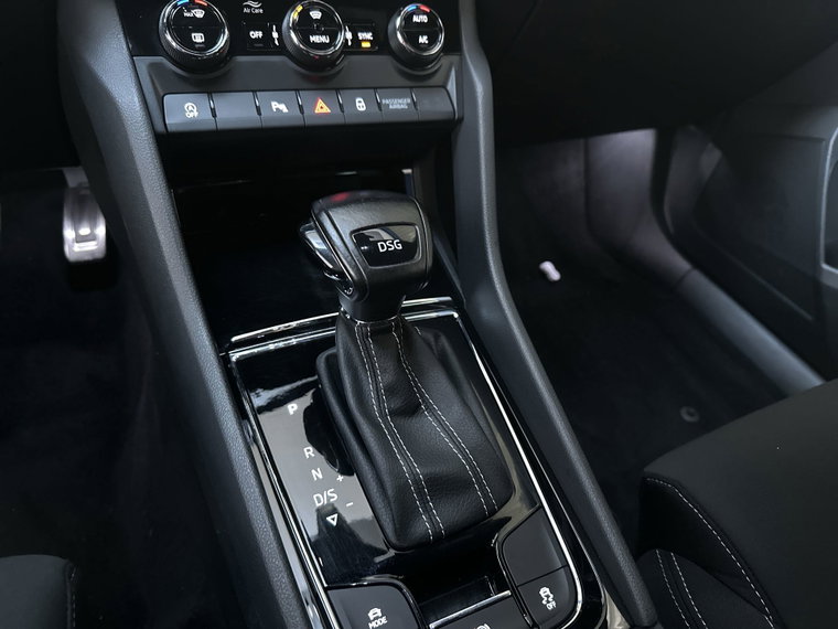 Vehicle Image 24