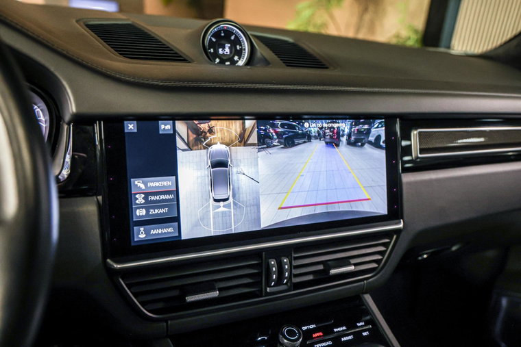 Vehicle Image 54