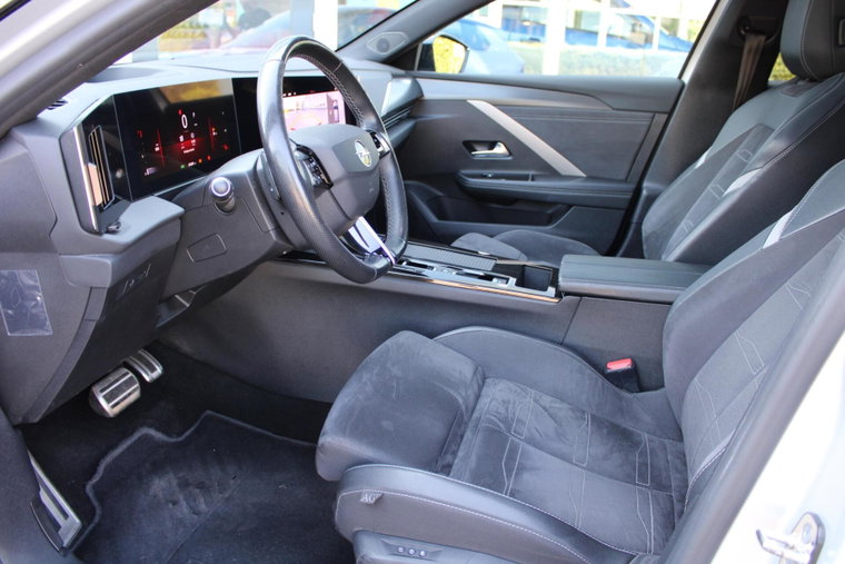 Vehicle Image 10