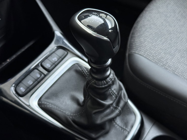 Vehicle Image 35