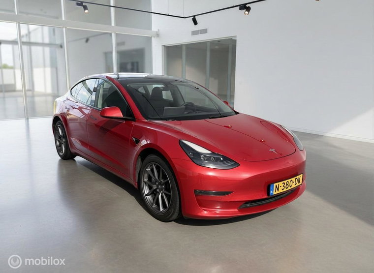 Vehicle Image 9