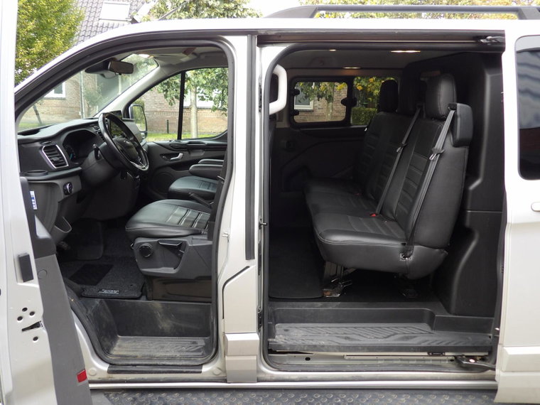 Vehicle Image 9
