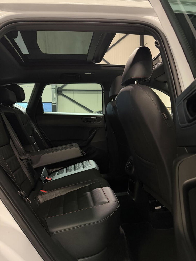 Vehicle Image 36