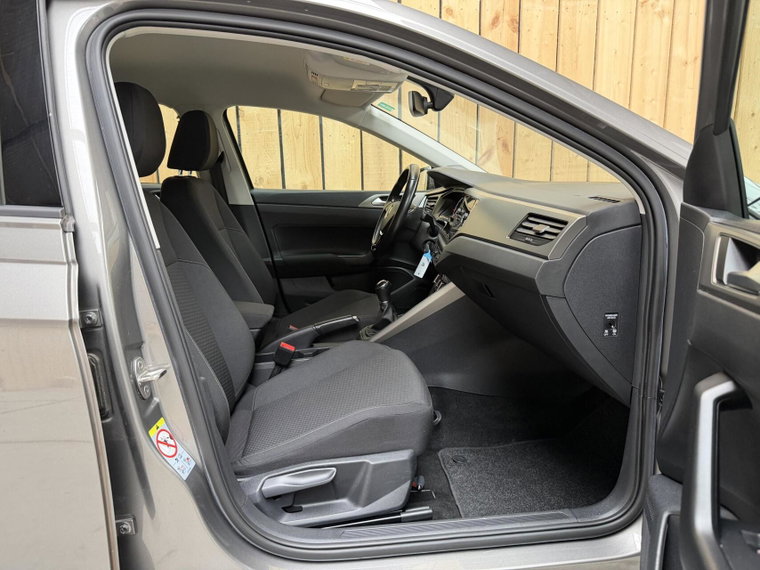 Vehicle Image 46