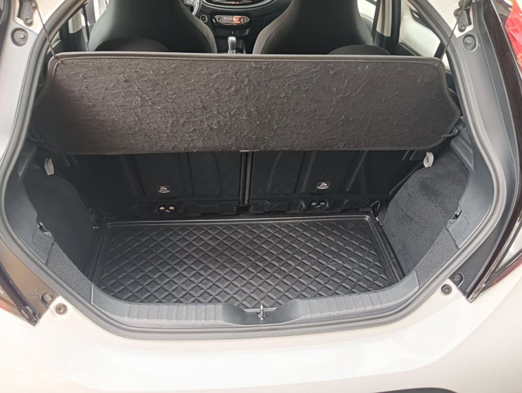 Vehicle Image 17