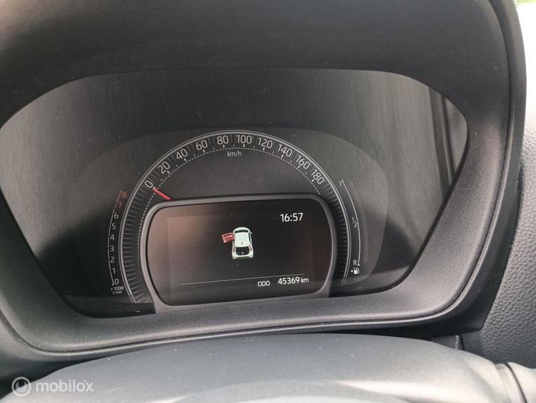 Vehicle Image 19