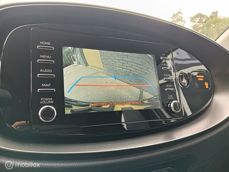 Vehicle Image 23