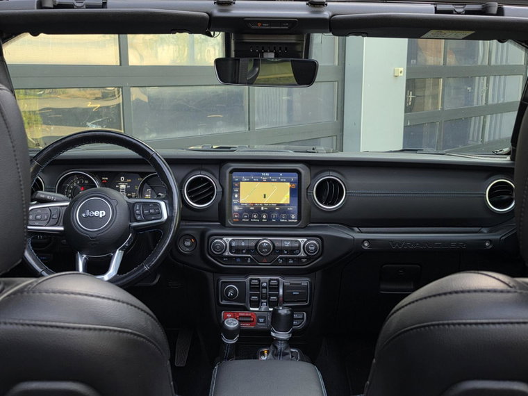 Vehicle Image 23
