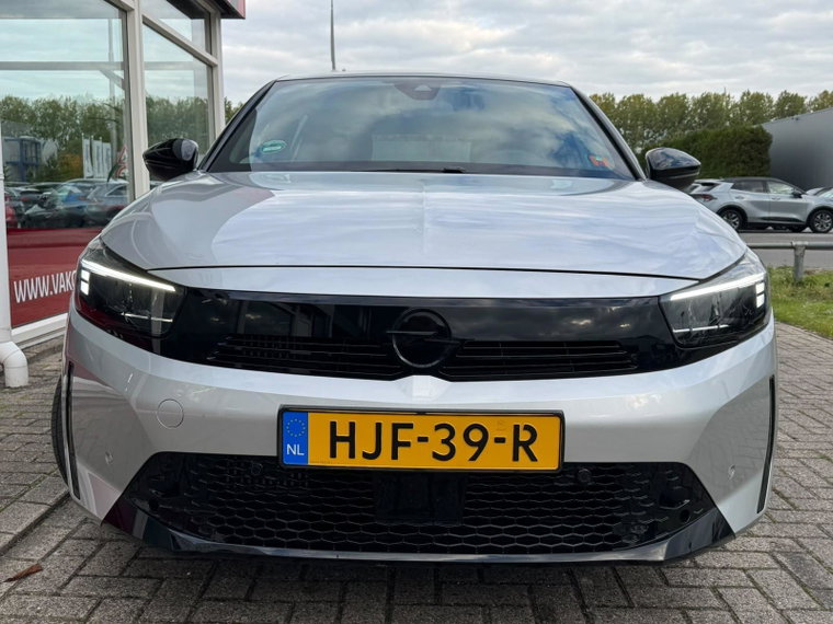 Vehicle Image 32
