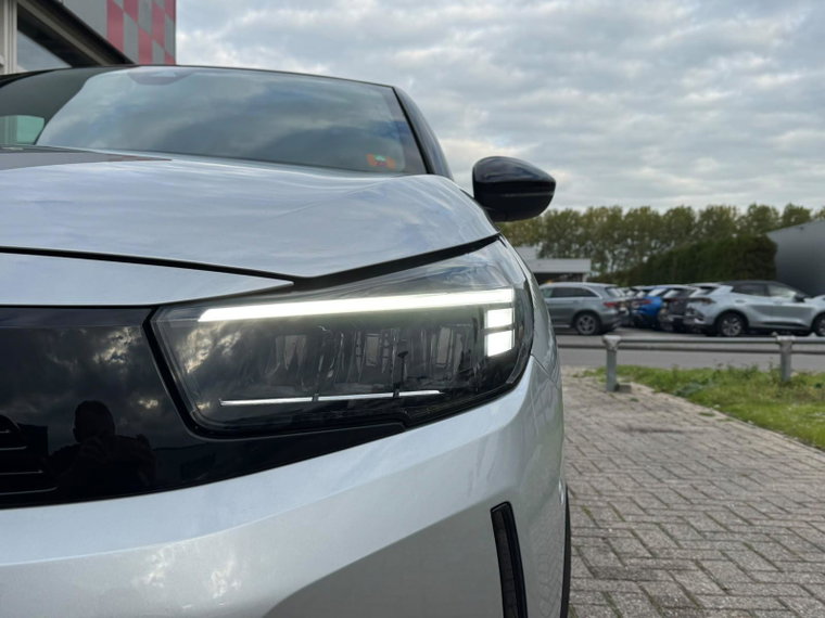 Vehicle Image 33