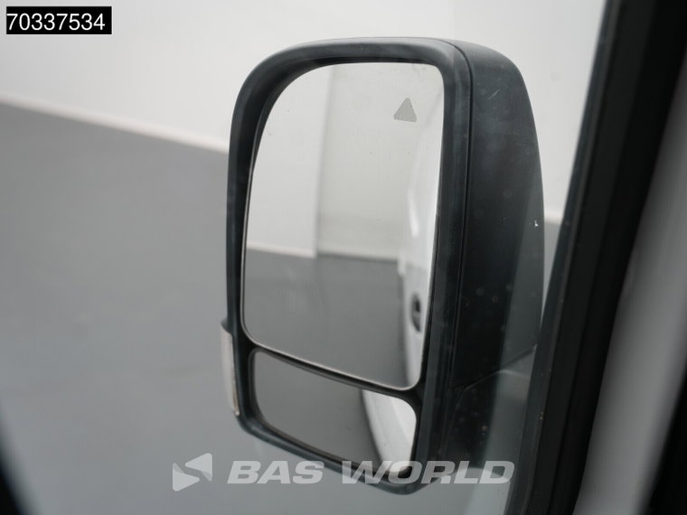 Vehicle Image 48