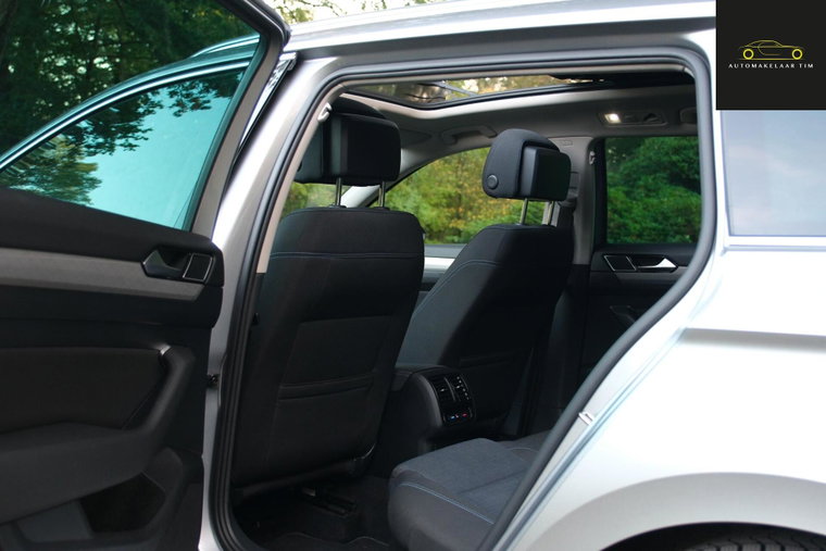 Vehicle Image 38