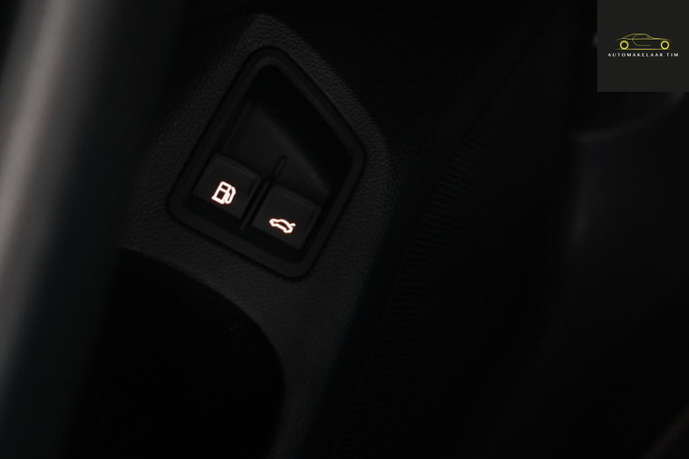 Vehicle Image 43