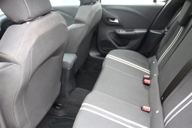 Vehicle Image 32