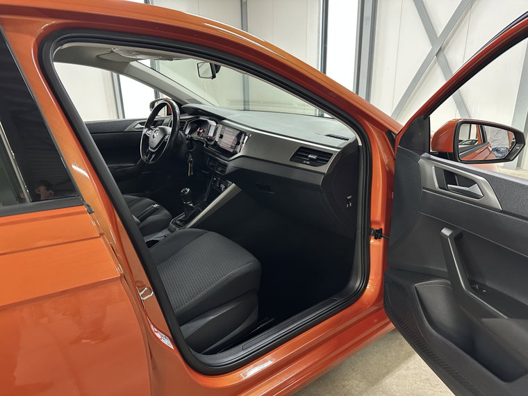 Vehicle Image 26