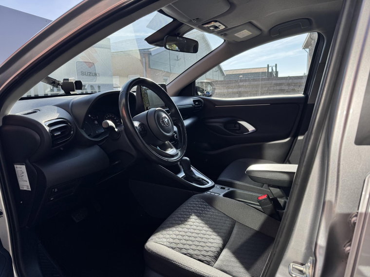 Vehicle Image 12