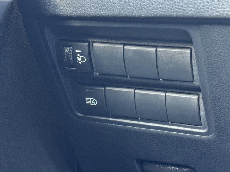 Vehicle Image 28